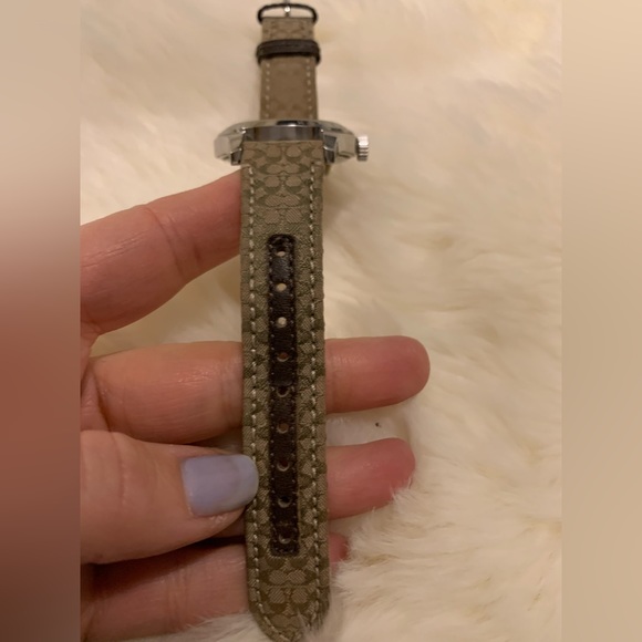 Authentic COACH Brown Khaki WATCH Silver Dial Signature C - Picture 8 of 16